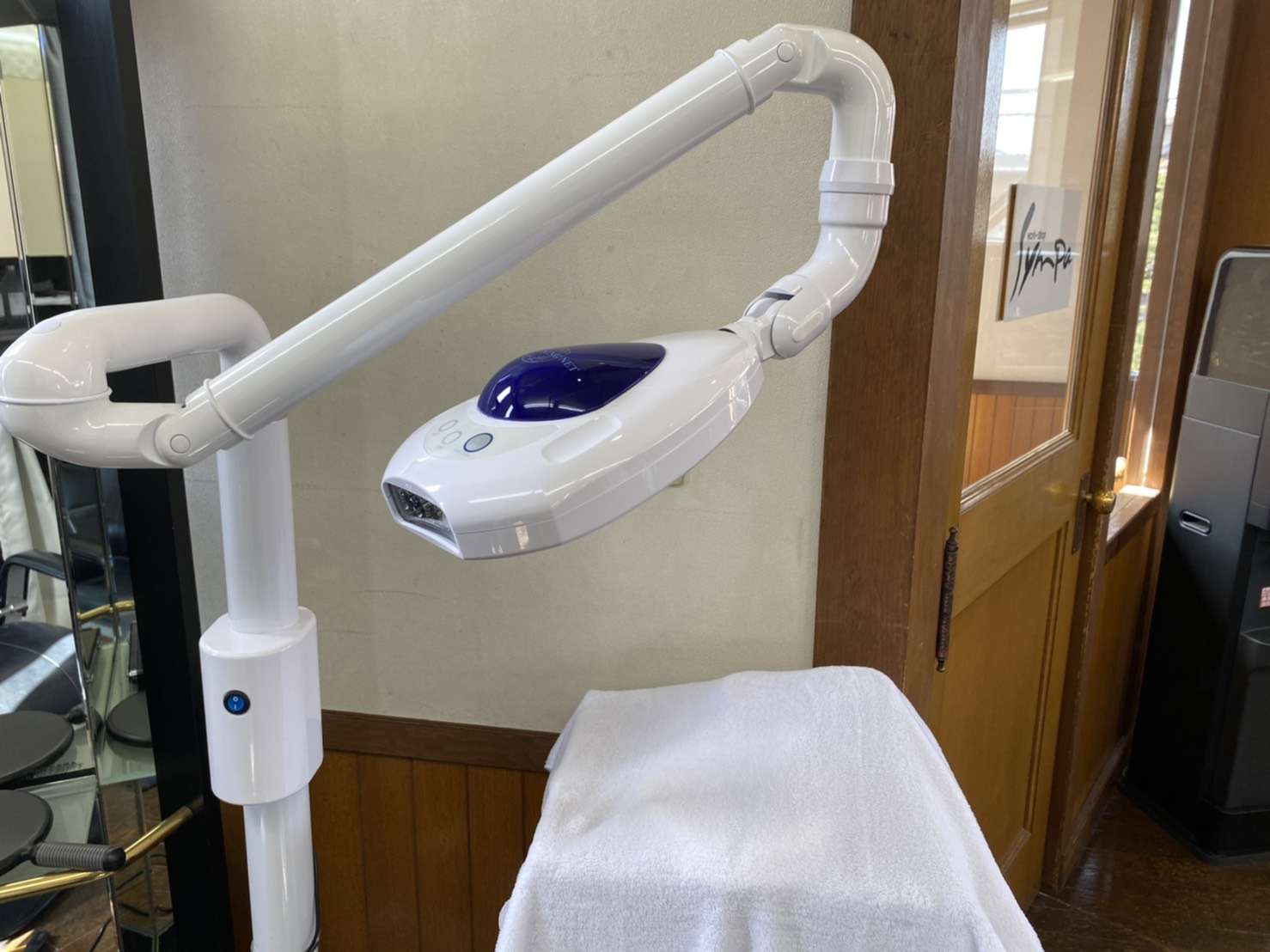 ホワイトニングマシン